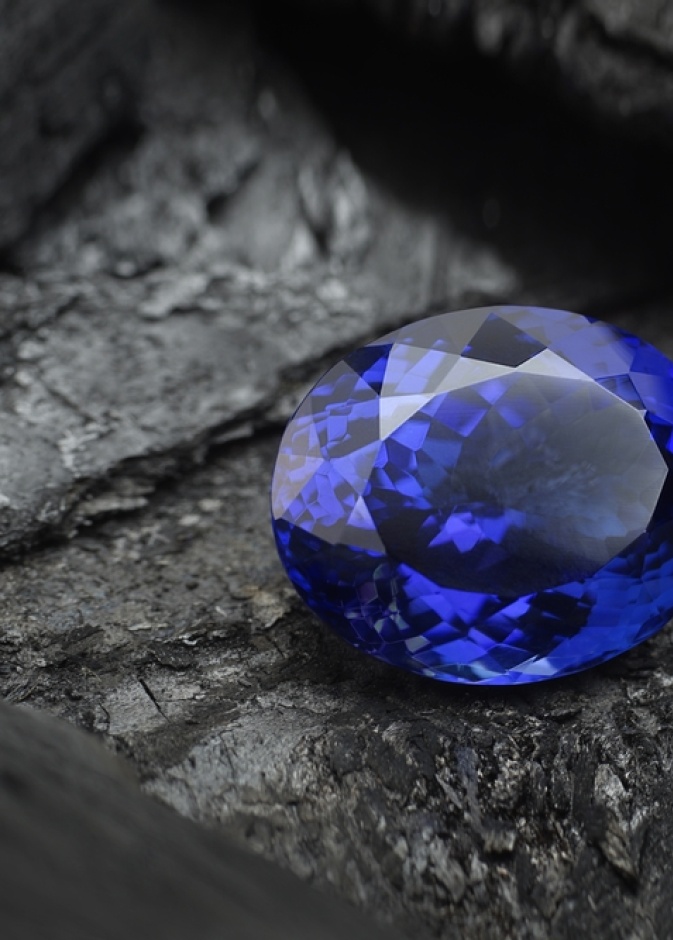 أطلقت تيفاني أند كو Tiffany & Co هذه التسمية على التنزانيت