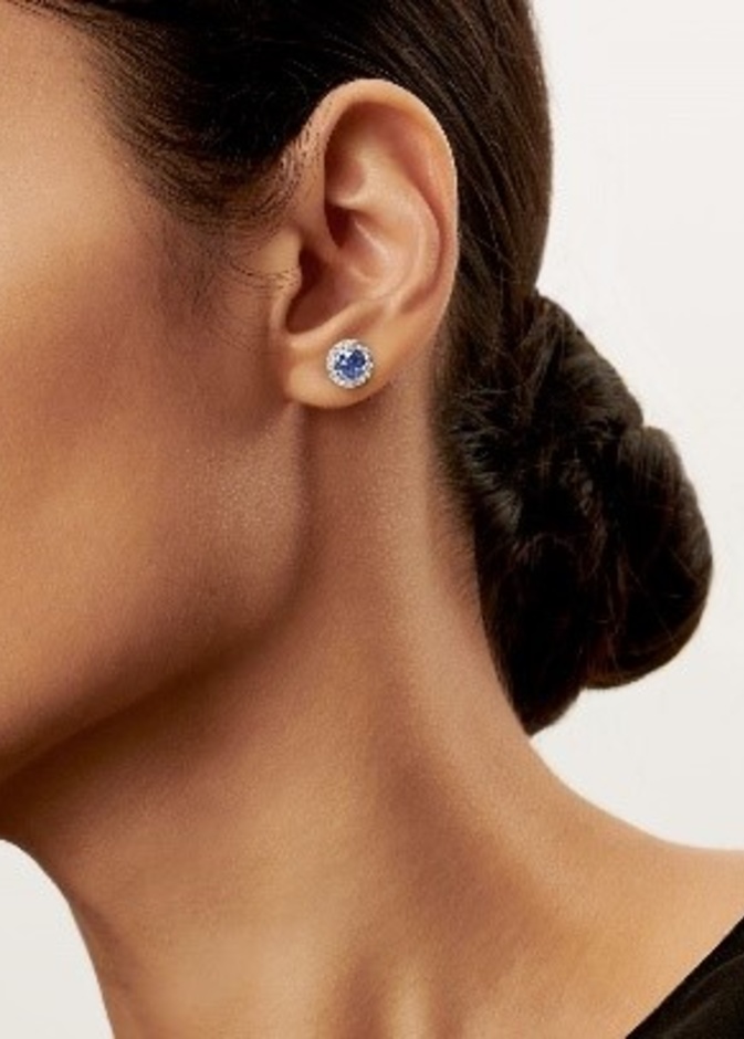 أقراط مرصعة بالزفير والألماس من تيفاني أند كو Tiffany & Co.