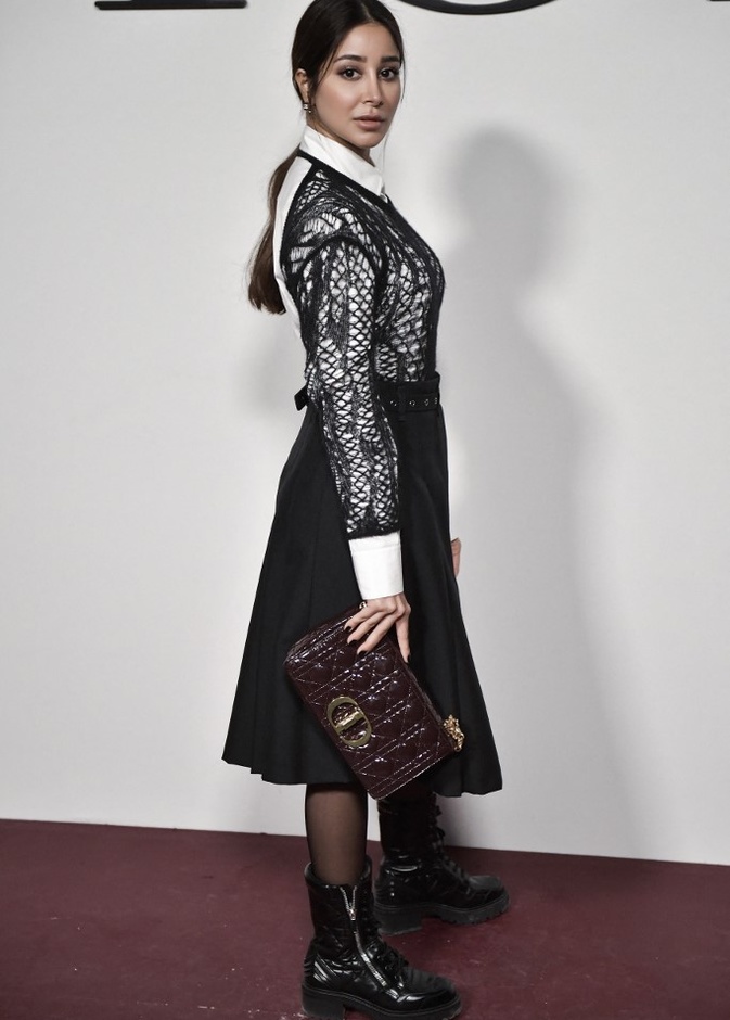 إطلالات متابعات الموضة المشرقة والجريئة سحرتنا في باريس