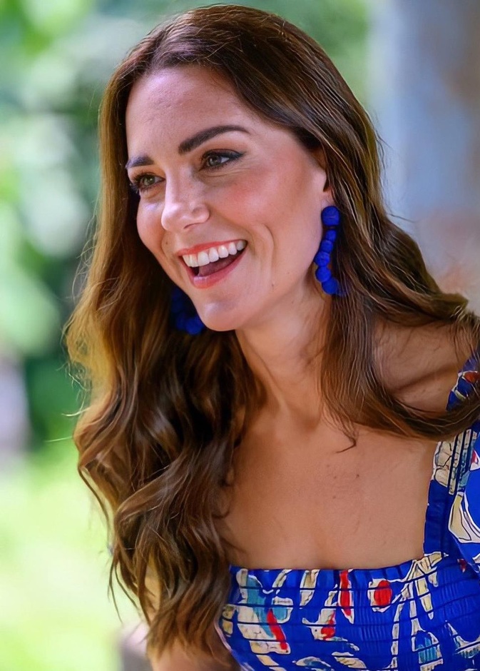 صور إطلالات كيت ميدلتون الجمالية في بداية جولتها الكاريبية