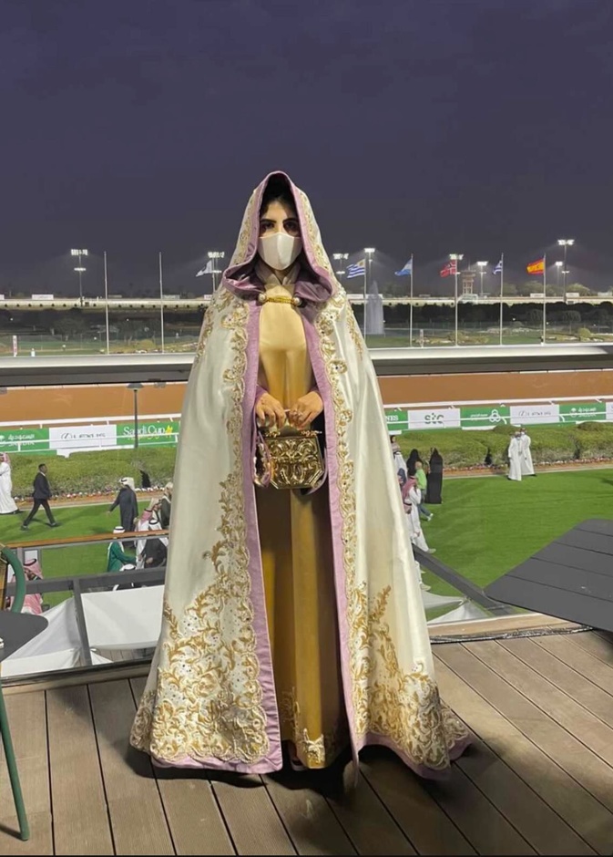 اطلالة "شهد المري" المستوحاة من التراث السعودي العريق في "كأس السعودية"