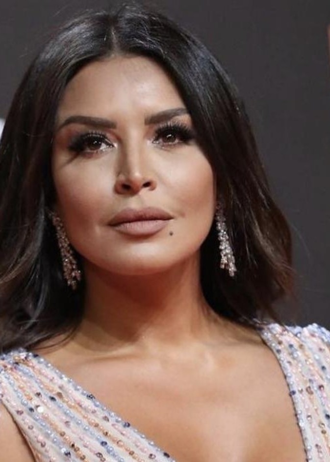 اقراط فاخرة للعروس من وحي امل بوشوشة من علامة Yessayan