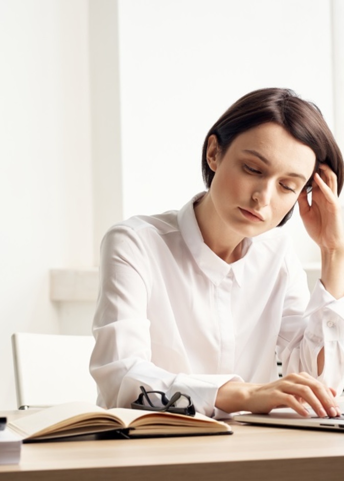 التعب من علامات نقص فيتامين ب9 عند النساء