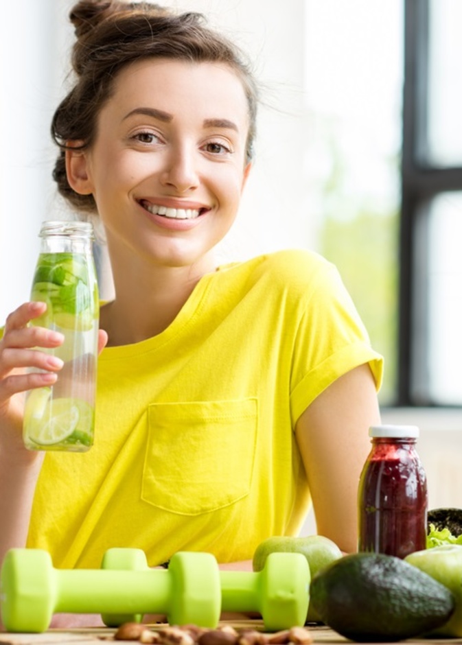 التغذية السليمة في رمضان تتحقق بشرب الماء والرياضي