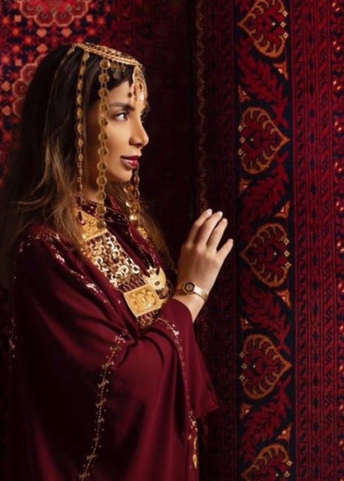 اطلالات تراثية متميزة.. "دانية بن سعيدان" تخطف الأنظار في "كأس السعودية" من توقيع المصممة "نوف السديري"