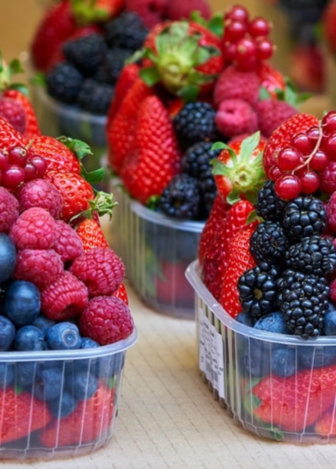 فوائد التوت لصحة المرأة