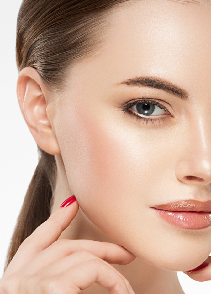 طريقة تحضير ماسك الفحم وماء الورد للتخلص من الرؤوس السوداء