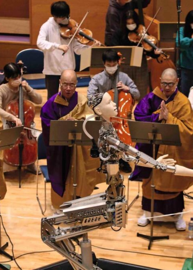 روبوت ياباني يقدم عرضا موسيقيا عالميا في إكسبو 2020 دبي  