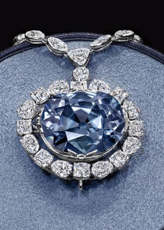 قد تكون ألماسة الأمل أغلى قطعة مجوهرات في العالم