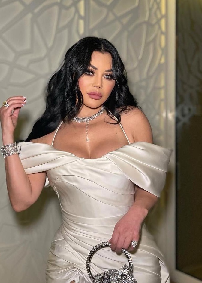 مجوهرات هيفاء وهبي الماسية