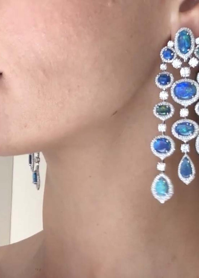 موديلات أقراط شاندلير من ماركات المجوهرات العالمية 2022