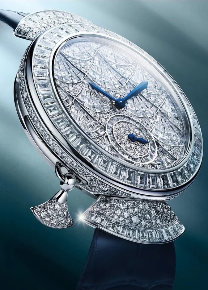 موديلات ساعات انيقة تلائم الاطلالات الساحرة في يوم المرأة العالمي