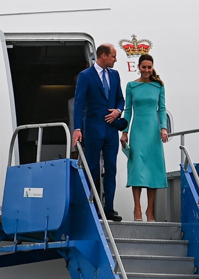 الأمير ويليام وكيت ميدلتون يصلان إلى محطتهما الأخيرة في جزر الباهاما