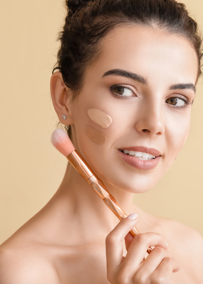 حيل مكياج لتوحيد لون بشرة الأم