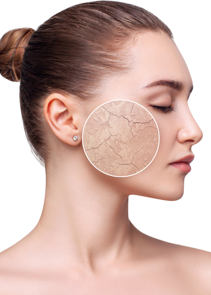 فوائد الفراولة لبشرة المرأة الجافة وأبرز الخلطات الطبيعية منها