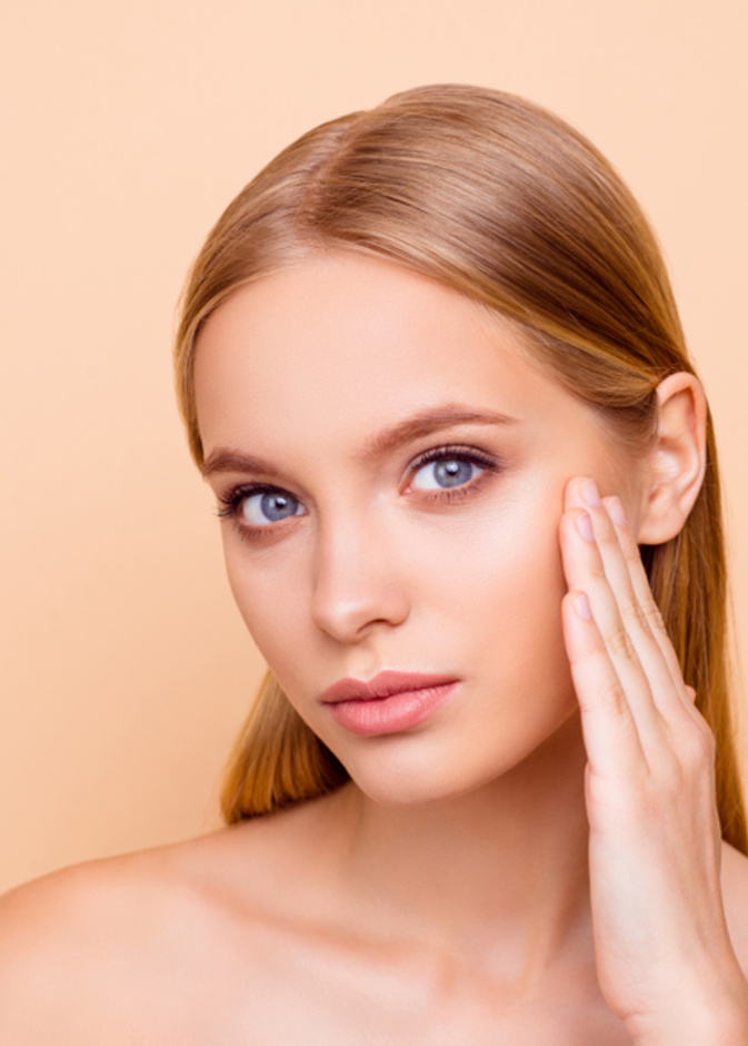 فوائد عشبة الأذريون لصاحبات البشرة الحساسة وطرق استخدامها