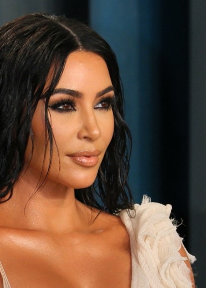 كيم كردشيان وأسرار العناية ببشرة الأم