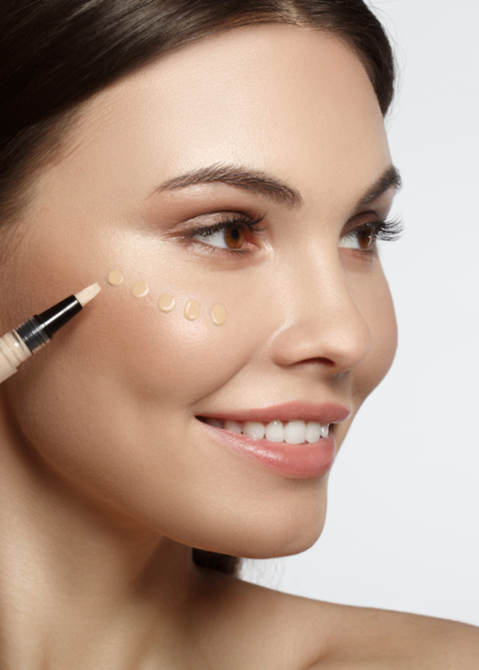 ما الفرق بين الكونسيلر السائل والجاف وأيهما أفضل