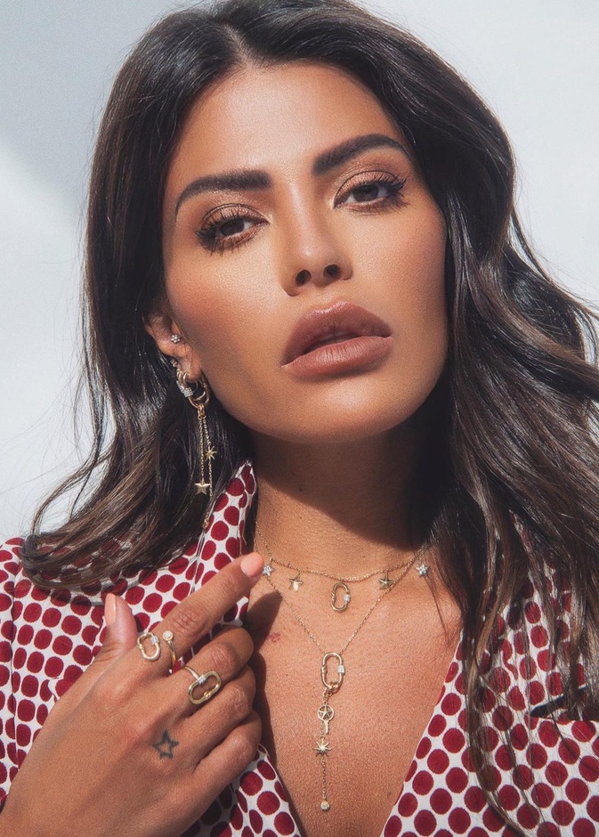 أبرز إطلالات مكياج وتسريحات شعر العنود بدر بمناسبة عيد ميلادها