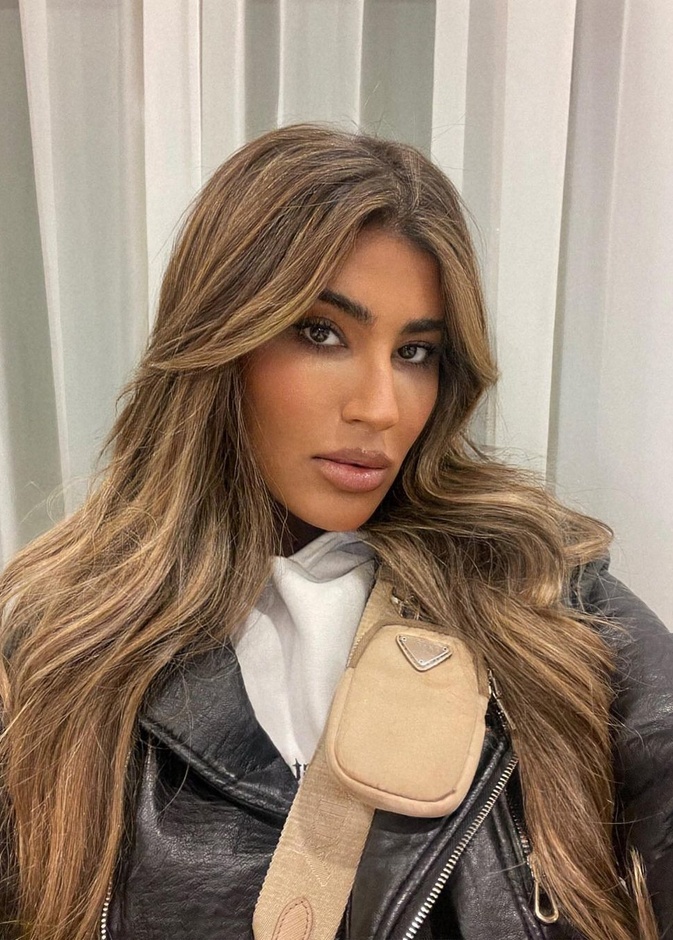 ليلى عبدالله تكشف عن صور والدتها اللبنانية في فترة شبابها