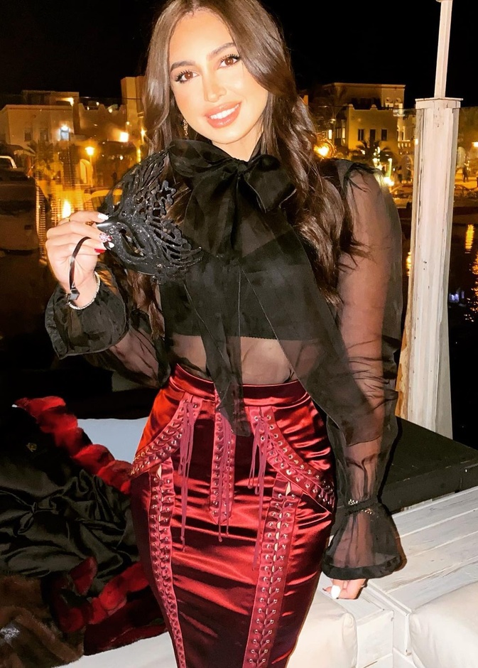 اطلالة نيكول سعفان بالفستان التايغر