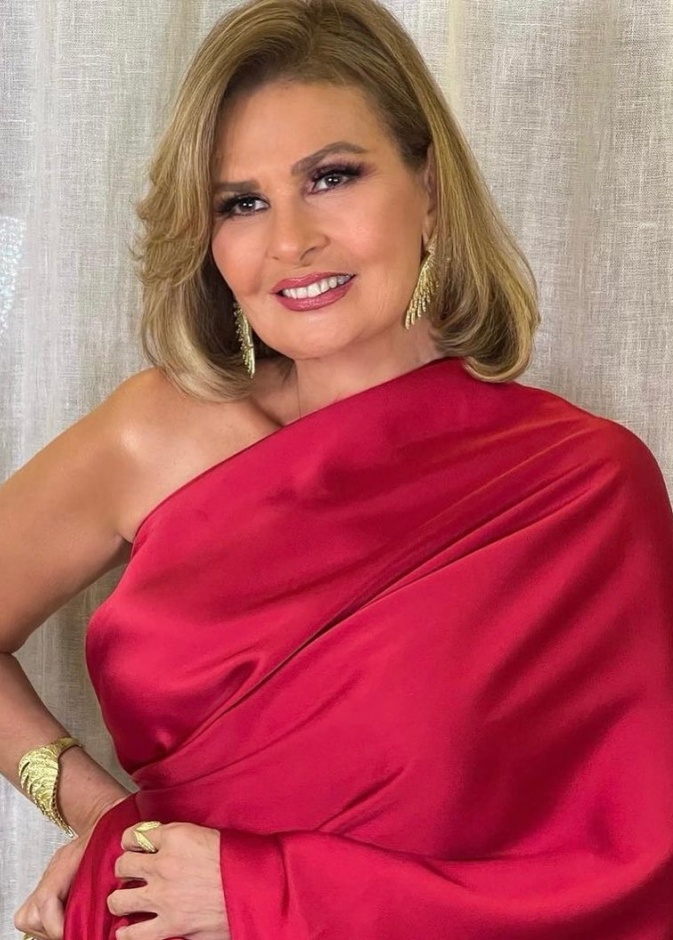 أبرز اطلالات الفنانة يسرا الجمالية بمناسبة عيد ميلادها الـ 67