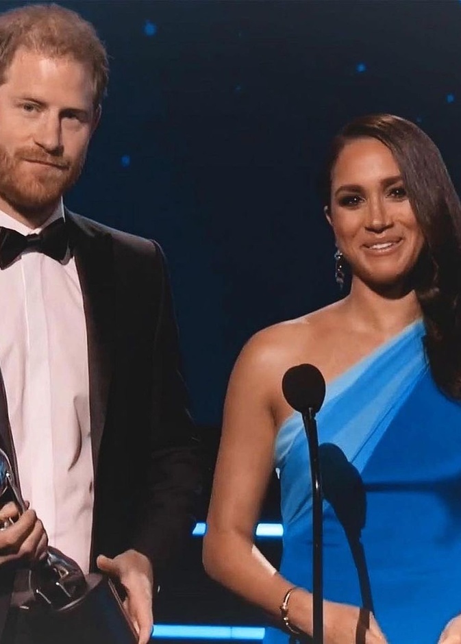 خبير في لغة الجسد: هاري ليس سعيدا وميغان أسعد ما يمكن