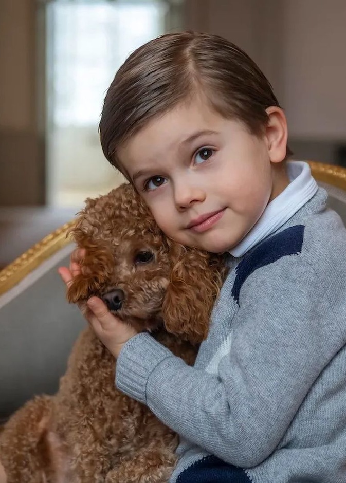  الصور الرسمية الجديدة للأمير أوسكار بمناسبة عيد ميلاده 6