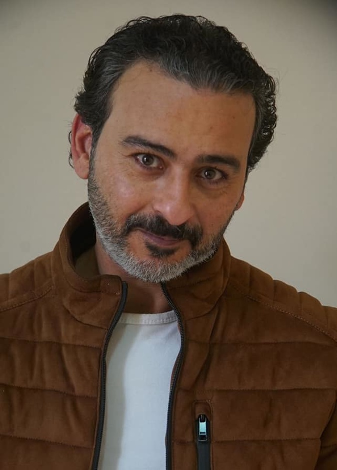 الفنان أحمد عزمي