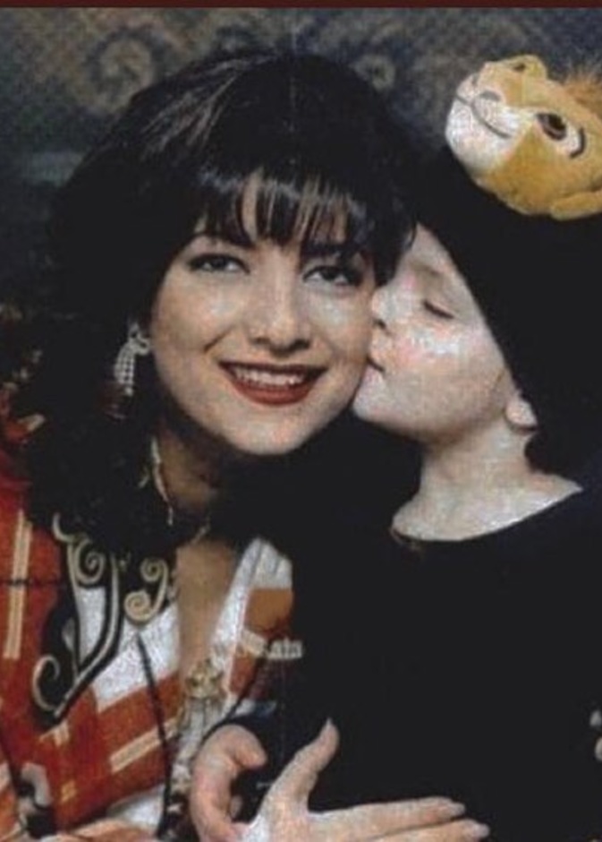 لقطات نادرة لـ أصالة نصري مع ابنتها شام 