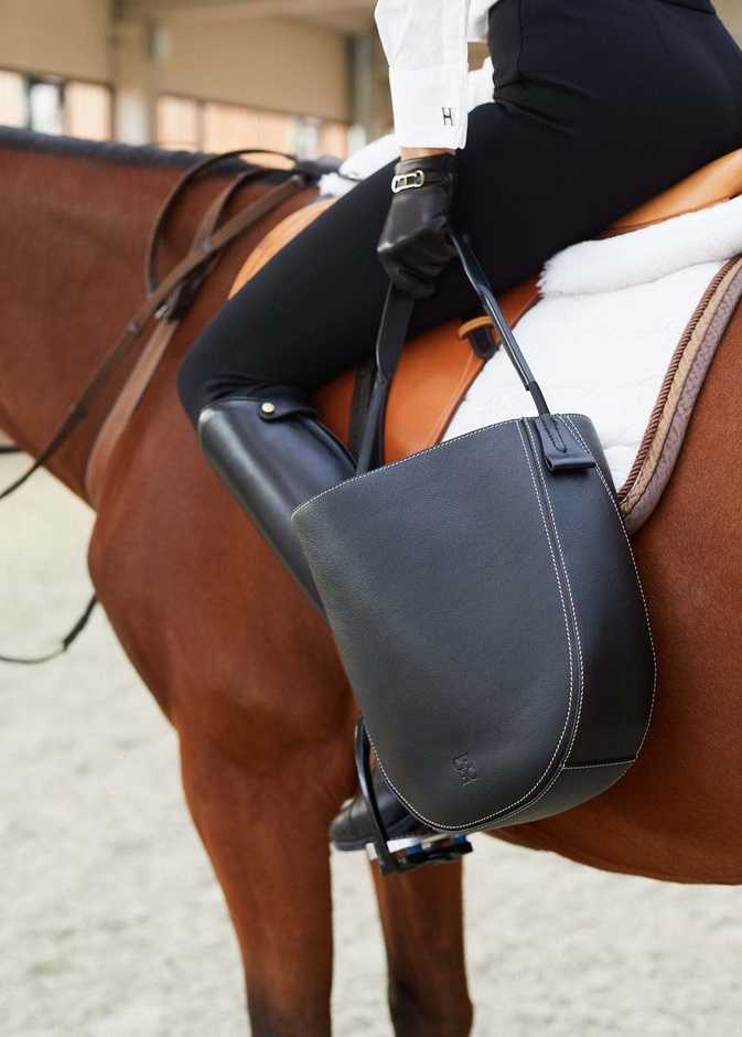 حقيبة FUSTAمن Carolina Herrera