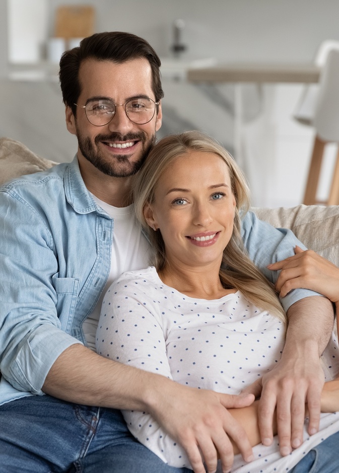 7 تصرفات لزوجك تخبرك بأنه ما زال يحبك