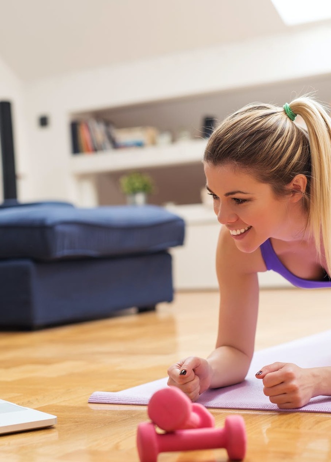 8 تمارين رياضية منزلية للسيدات تمد الجسم بالطاقة والنشاط 