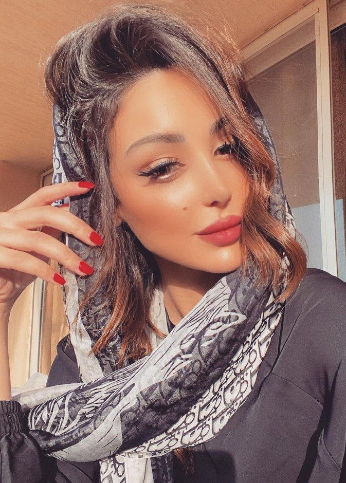 بسمة بوسيل تخضع لتقنية تجميل في حواجبها 