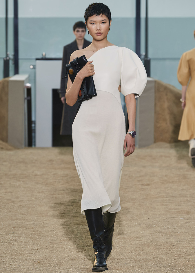 عرض أزياء Chloe لموسم خريف وشتاء 2022-2023