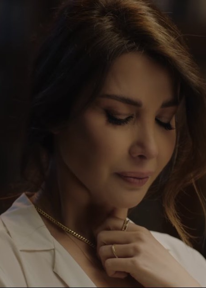 نانسي عجرم تطرح كليب "ما تعتذر" وتظهر بقصّة مؤثرة