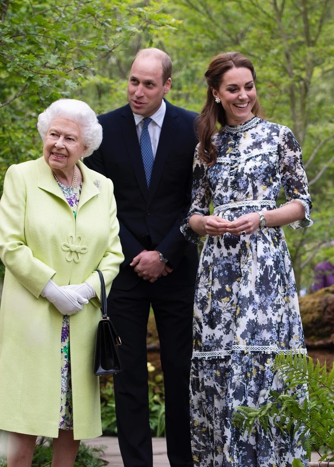 العائلة المالكة البريطانية توجه رسائل ثناء على الملكة في اليوم العالمي للمرأة