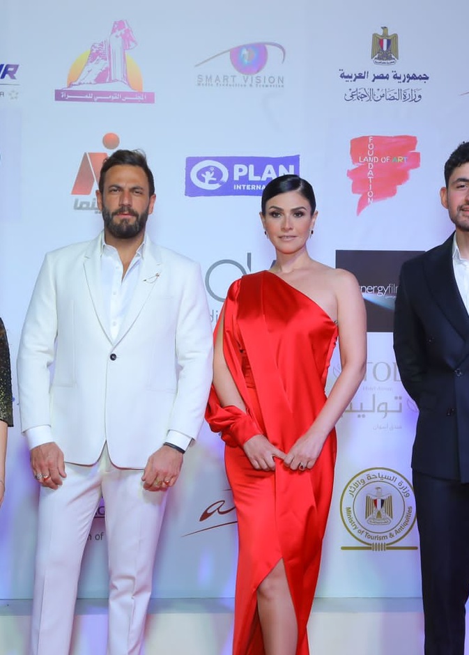 النجوم في ختام مهرجان أسوان