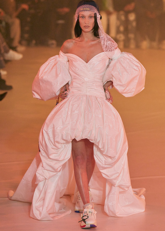 عرض أزياء Off White لموسم خريف 2022