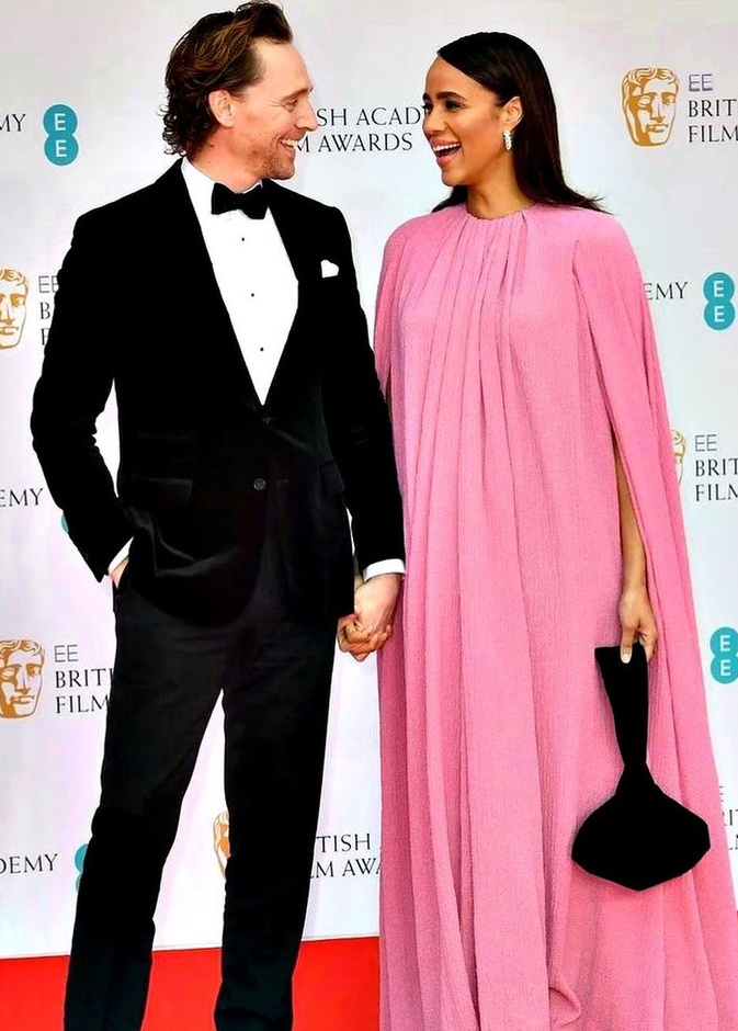 تقارير تتحدث عن خطبة توم هيدلستون وزاوي أشتون