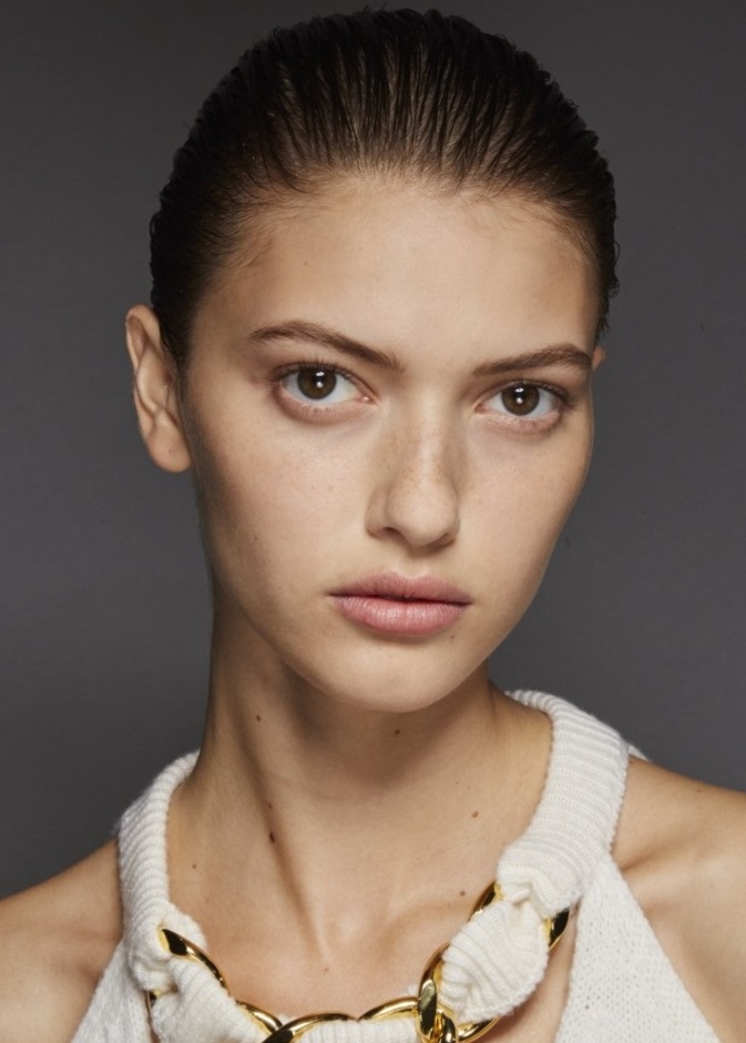 أهم النصائح للمحافظة على جمال البشرة وشبابها في عيد الأم 2022