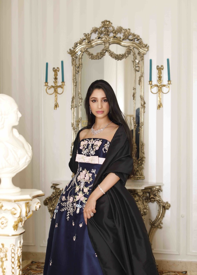  المصممة الكويتية فرح المسباح لـ "هي": شخصية المرأة إلهامي الأول  وأحرص على الجودة والدقة في التفاصيل