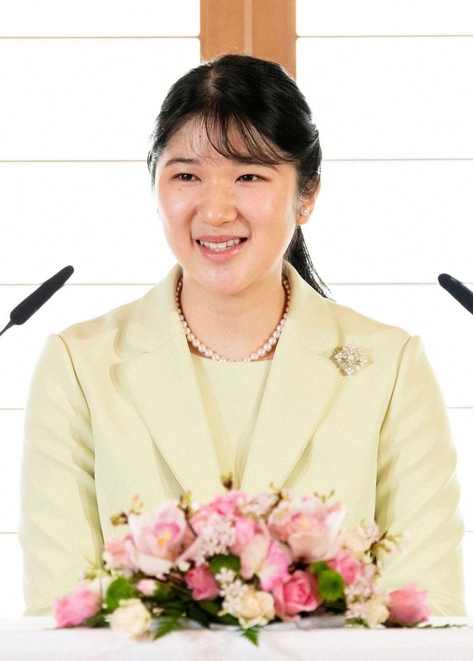 الأميرة أيكو تستضيف مؤتمرها الصحفي الأول