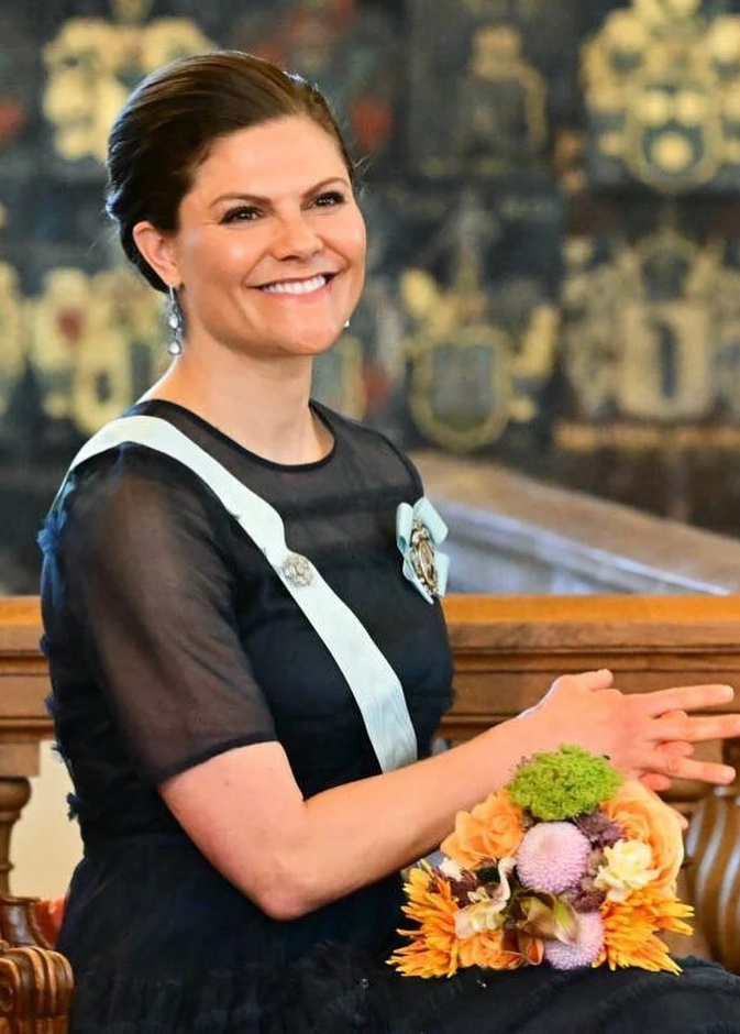 الأميرة فيكتوريا في الحفل السنوي للأكاديمية الملكية للآداب