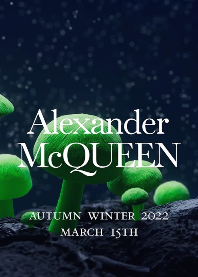 بث مباشر لعرض أزياء Alexander McQueen لخريف شتاء 2022 من نيويورك