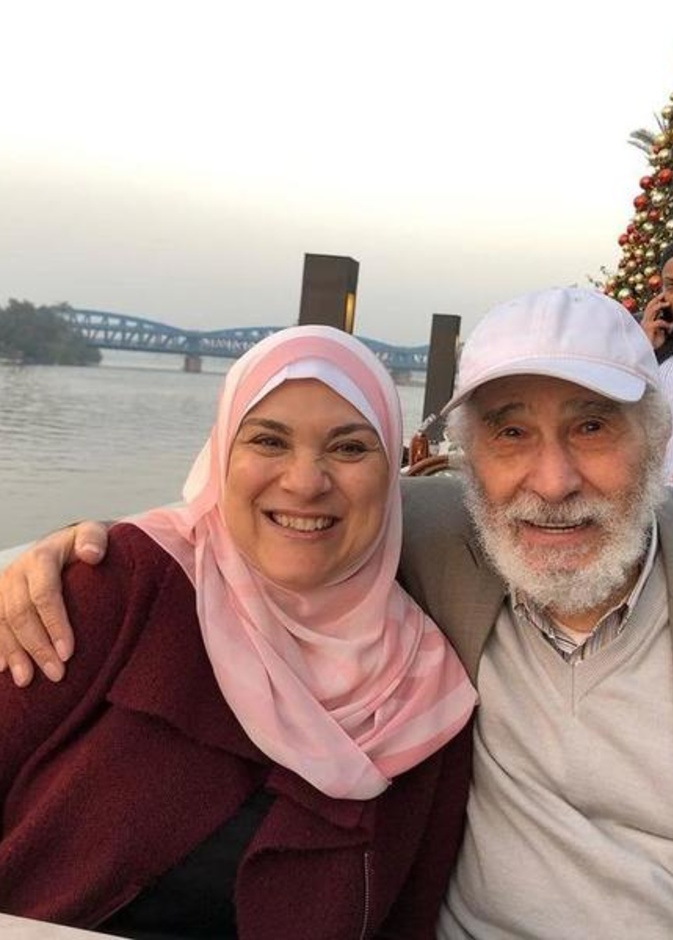 عبد الرحمن ابو زهرة وابنته 