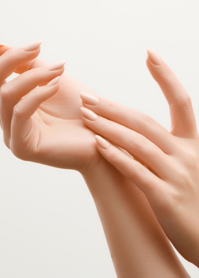 حقن اليدين بالبلازما تساعد على تنعيم وشد الجلد