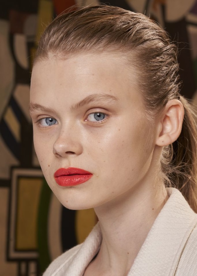 ألوان أحمر شفاه جريئة اختاريها بمناسبة يوم المرأة العالمي 2022