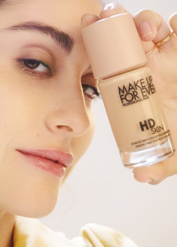 نور عريضة تكشف لـ "هي" مزايا وتفاصيل كريم الأساس الجديد NEW HD SKIN FOUNDATION من Make Up For Ever
