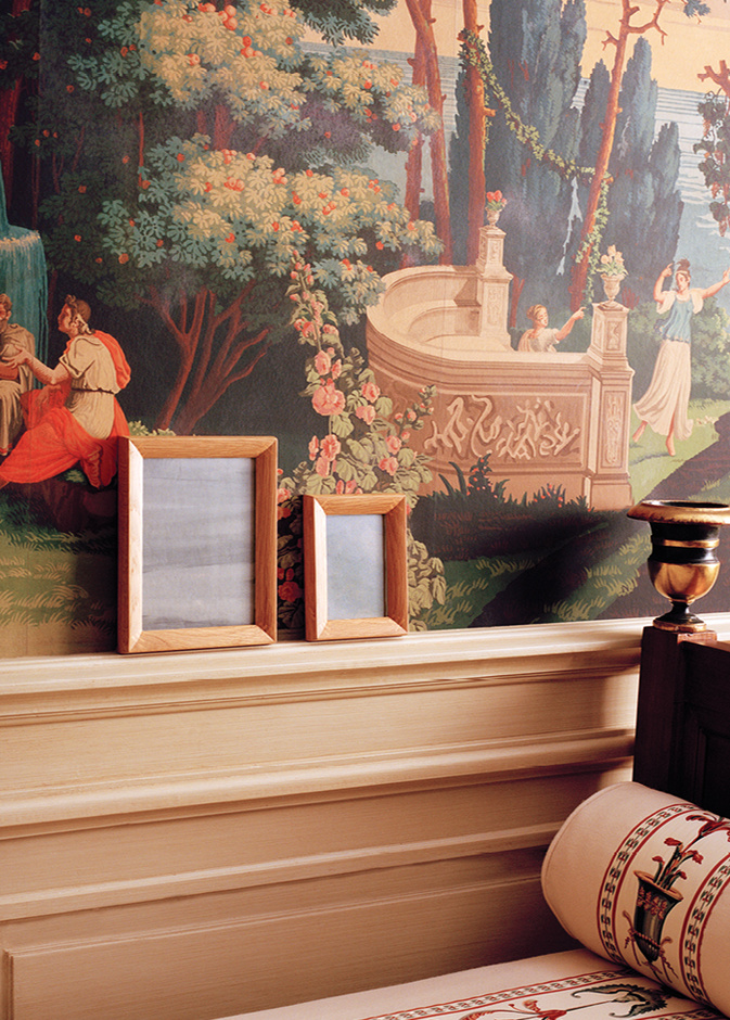 مجموعة "ميدي" Midi من تصميم "بيار يوفانوفيتش" Pierre Yovanovitch من ديور